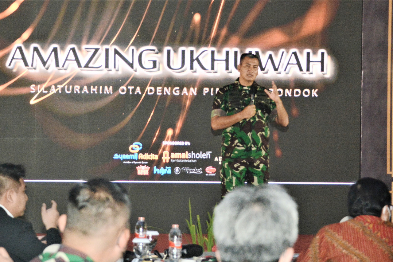 Pangdam III Silwangi Mayjen TNI Kunto Arief Wibowo, S.I.P ketika memberi sambutan di acara amazing Ukhuwah untuk pemberdayaan masyarakat bersama Kodam III Siliwangi