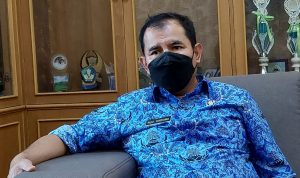 Kepala Dinas Pendidikan (Kadisdik) Kabupaten Bandung, Ruli Hadiana, mengatakan bahwa prokes di tiap sekolah mesti diperketat.