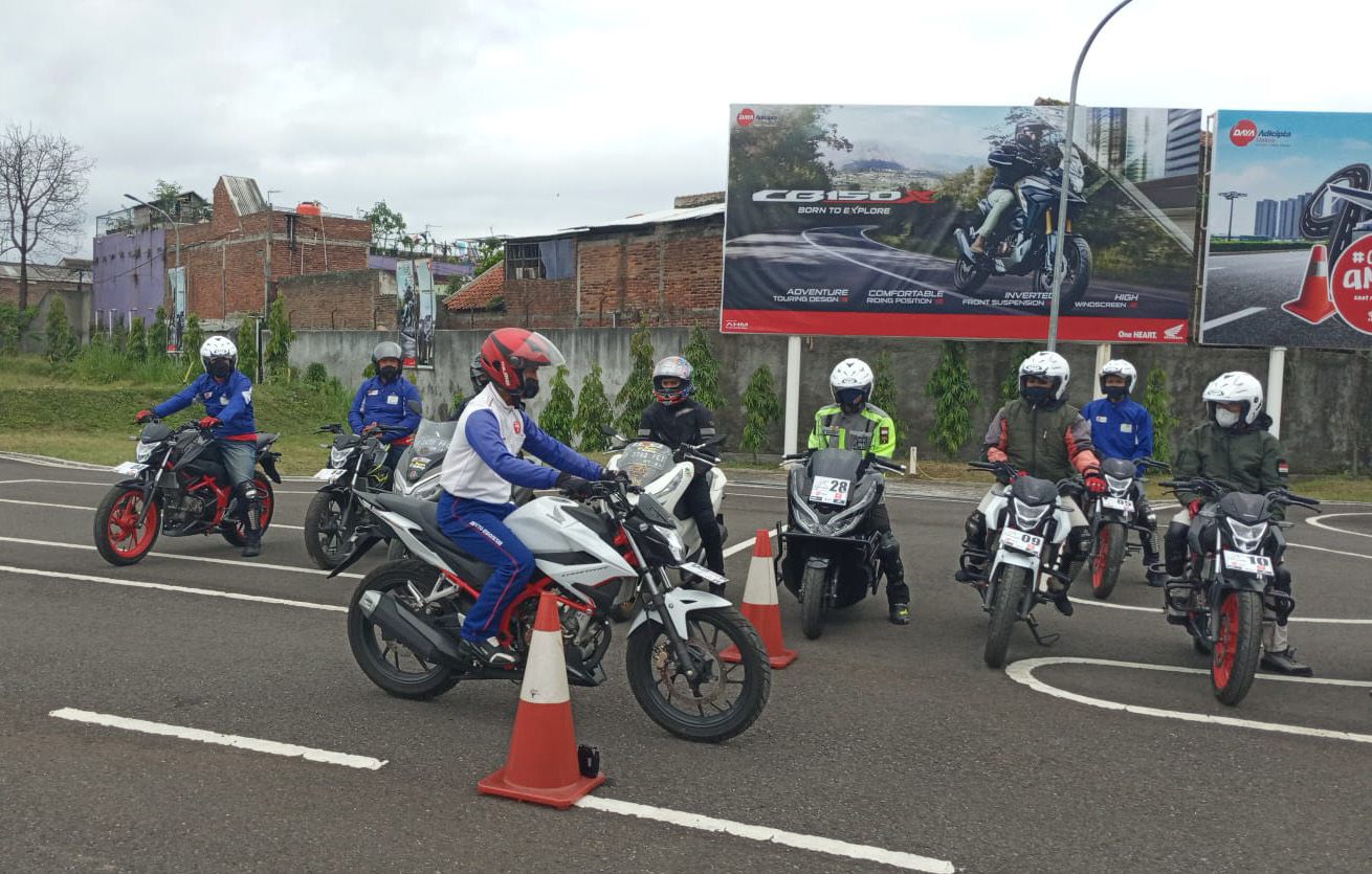 Asah Skill Berkendara, Komunitas Honda Motor Bogor Kunjungi Safety Riding Center DAM