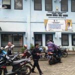 Kantor Desa Cibeusi, Kecamatan Jatinangor, Kabupaten Sumedang siapkan antisipasi untuk mencegah penyebaran Covid-19 terutama varian Omicron. (Jabar Ekspres)