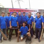 BAKTI SOSIAL: Pengurus dan Anggota Persatuan Wartawan Indonesia (PWI) Kota Cimahi usai memperingati Hari Peduli Sampah Nasional Tahun 2015 lalu.