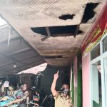 Kondisi Kantor Pasar Tradisional Parakan Muncang di Kecamatan Cimanggung, Kabupaten Sumedang yang rusak dan sampai sekarang belum diperbaiki. (Jabar Ekspres)