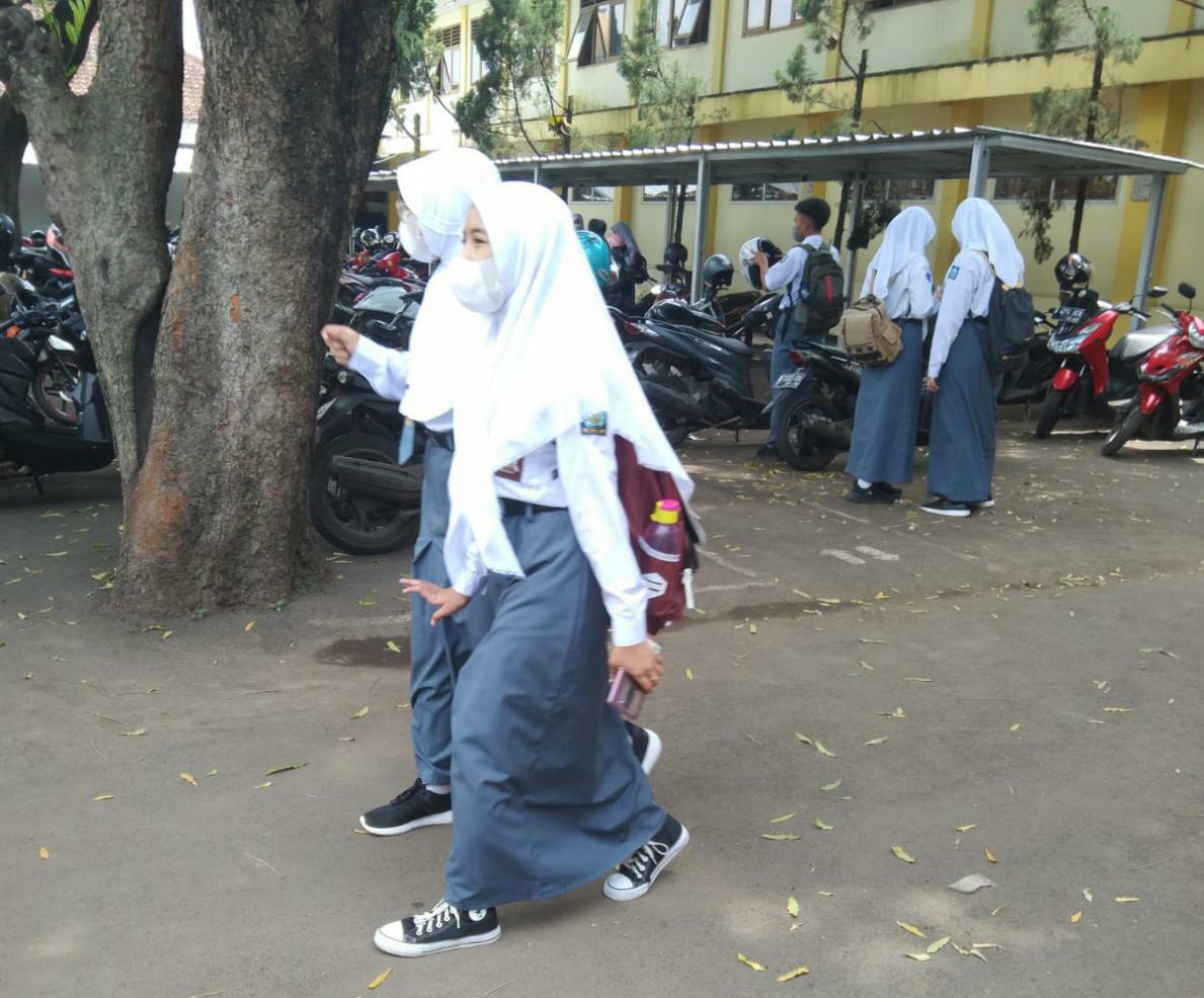 Aktivitas siswa SMA Negeri Tanjungsari usai berkegiatan sekolah. (Jabar Ekspres)