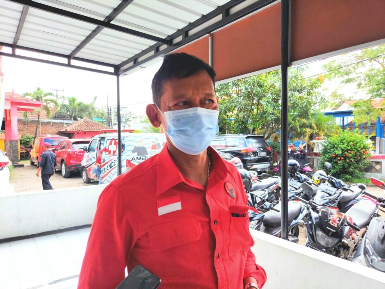 Anggota Komisi II DPR RI Yadi Sri Mulyadi saat kegiatan reses di Kantor DPC PDI Perjuangan di Baleendah, Kabupaten Bandung, Minggu (27/2).