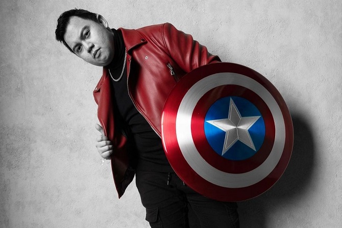 Youtuber Chandra Liow penggemar berat Marvel. (Foto: Instagram @chandraliow)