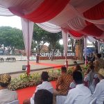 Gubernur Jawa Barat, Ridwan Kamil didoakan jadi presiden oleh Walikota Cirebon, Nashrudin Azis. Saat sambutan peresmian di Alun-alun Sangkala Buana, Kota Cirebon.