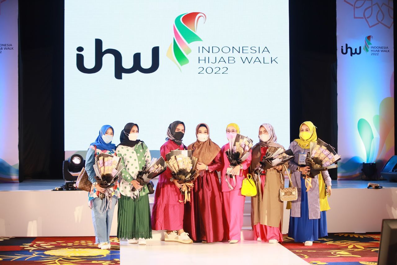 Indonesia Hijab Walk diselenggarakan kembali pada 25, 26, 27 Maret 2022 di Trans Convention Center, The Trans Luxury Hotel dan diikuti lebih dari 100 brand moslem fashion.