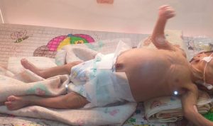 Sosok bayi Laki-laki ditemukan tergeletak sambil menangis didalam sebuah masjid di Desa Nanjung Mekar, Kecamatan Rancaekek,