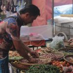 Ilustrasi: pedagang di Pasar Kiaracondong.