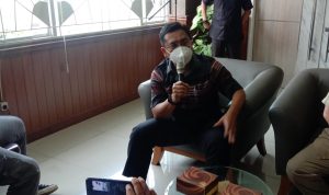 Ketua DPRD Kota Bandung, Teddy Rusmawan menilai pelantikan Wali Kota Definitif yang belum terlaksana berpengaruh pada tidak optimalnya pelayanan pada masyarakat. Foto. Sandi Nugraha