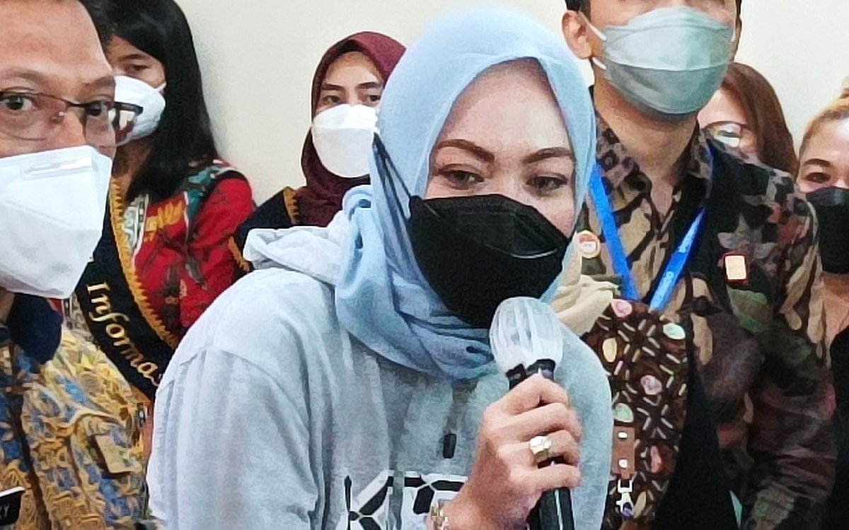 Angelina Sondakh saat wajib lapor di Balai Pemasyarakatan (Bapas) Klas I Jakarta Selatan, Jumat (4/3). Foto: Romaida/JPNN.com