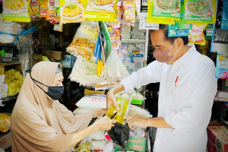 Jurus Jokowi Atasi Kenaikan Harga Minyak Goreng