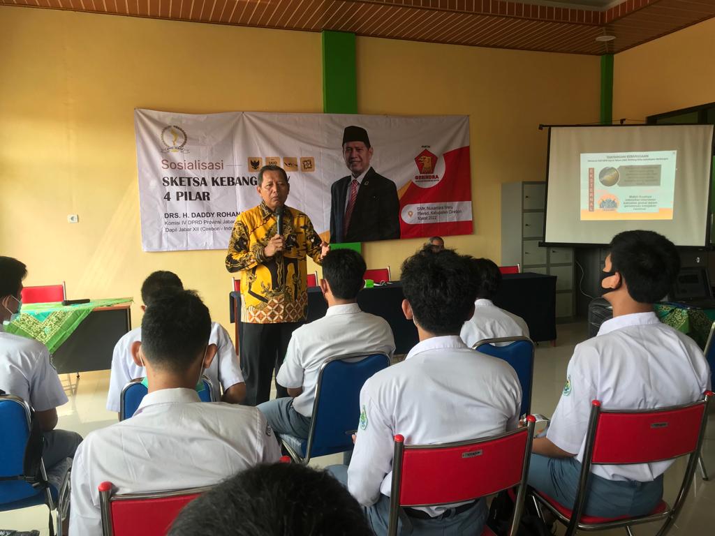 Anggota DPRD Provinsi Jabar Daddy Rohanady melakukan kegiatan Sosialisasi Sketsa Kebangsaan4 Pilar di SMK Nusantara Weru