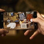 Dengan dukungan chipset Snapdragon 8 Gen 1 pada seri flagship terbaru Samsung Galaxy S22 Series 5G, sangat handal Untuk membuat konten atau bermain game.