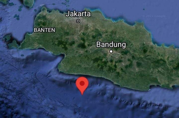 Sukabumi di Guncang Gempa dengan magnitudo 5,5 mengguncang  Kota Sukabumi. Gempa dengan koordinat 7.94 LS-106.94 BT atau 113 kilometer