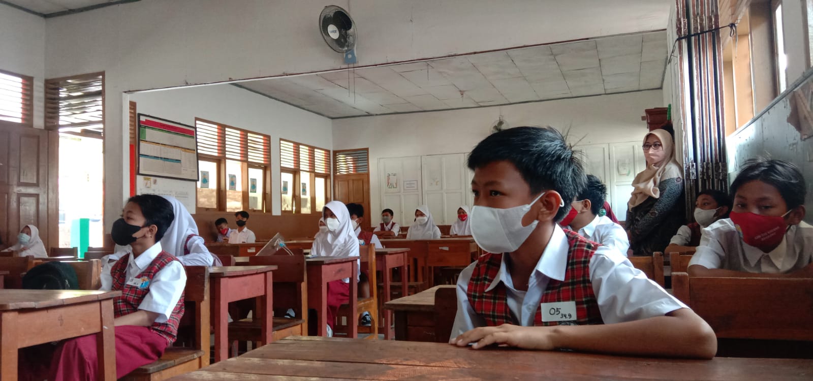 Pelaksanaan PTM di Kota Bandung pada masa Pandemi Covid-19. (Foto: Sandi Nugraha/Jabar Ekspres)