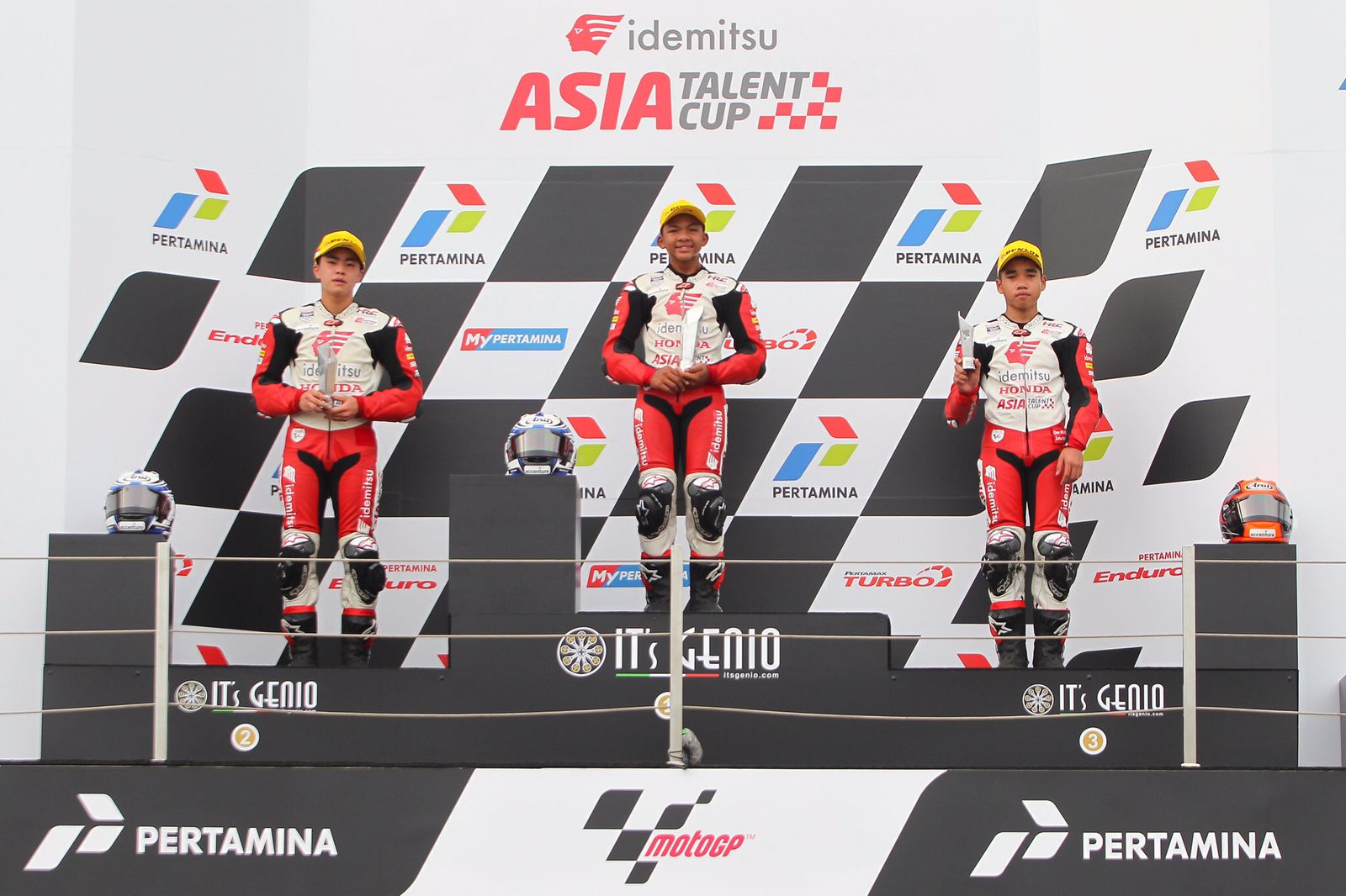 Para pebalap binaan PT Astra Honda Motor (AHM) di ajang Idemitsu Asia Talent Cup (IATC) 2022 seri kedua di Mandalika International Street Circuit.
