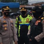 Kapolsek Cimanggung, Kompol Herdis Suhardiman bersama Kapolres Sumedang, AKBP Eko Prasetyo Robbyanto. (Yanuar/Jabar Ekspres)