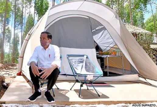 Cegah Ular Masuk Tenda Jokowi, Paspampres Sebarkan Garam