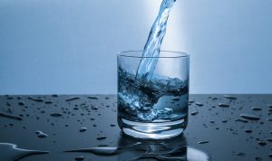 Manfaat Minum Air Putih di Pagi Hari, Menyehatkan!