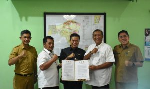 Penandatanganan kesepahaman dengan pihak PT Perkebunan Nusantara (PN) VIII, dan Perum Perhutani terkait rencana pembangunan Tol Soreang-Ciwidey-Pangalengan, Kabupaten Bandung.