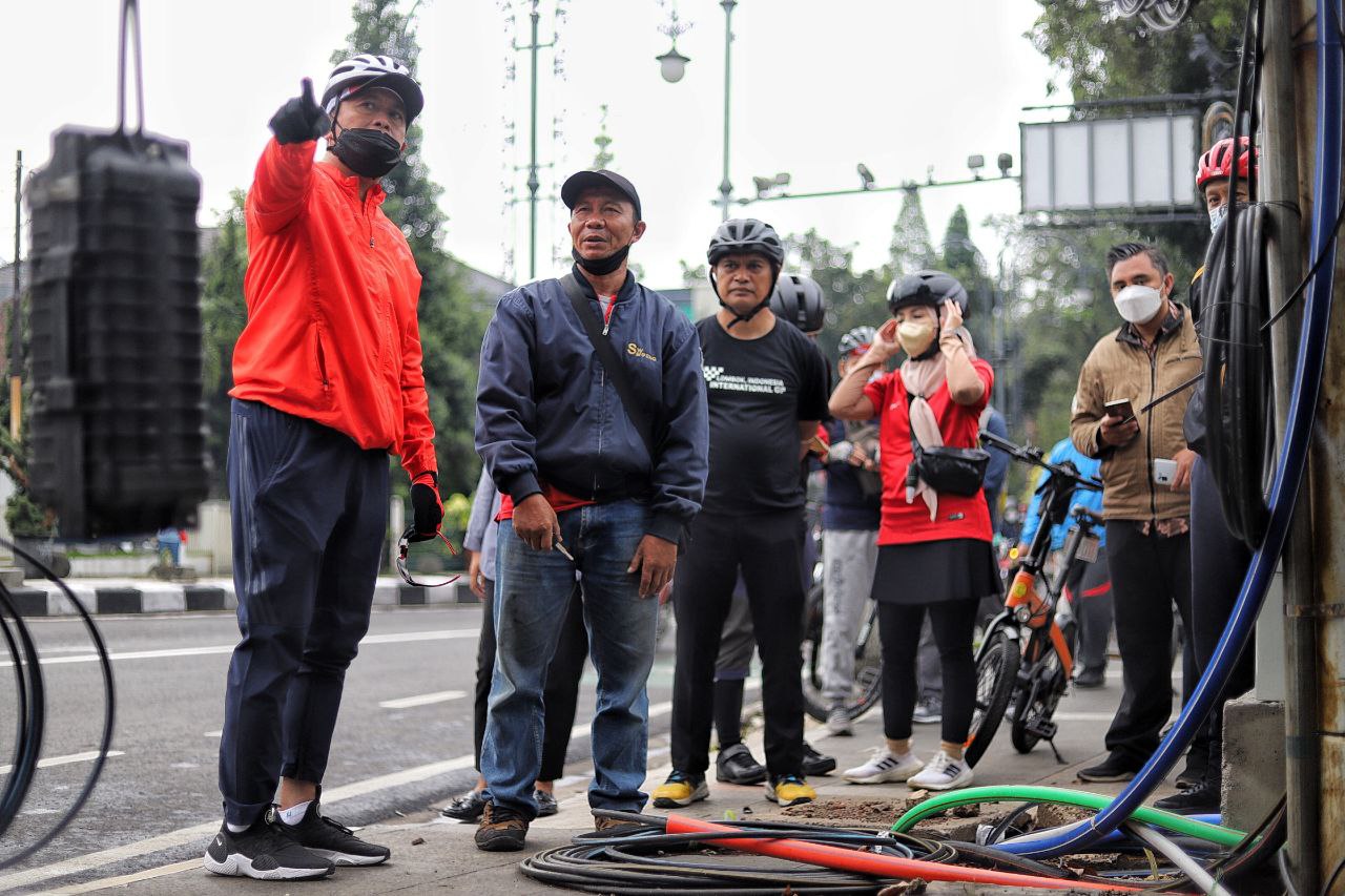 Pemkot Bandung Ancam Potong Kabel Liar dari Provider Nakal Telekomunikasi