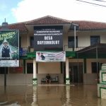 Kantor Desa Dayeuhkolot yang juga tak luput terendam banjir. (jabarekspres)