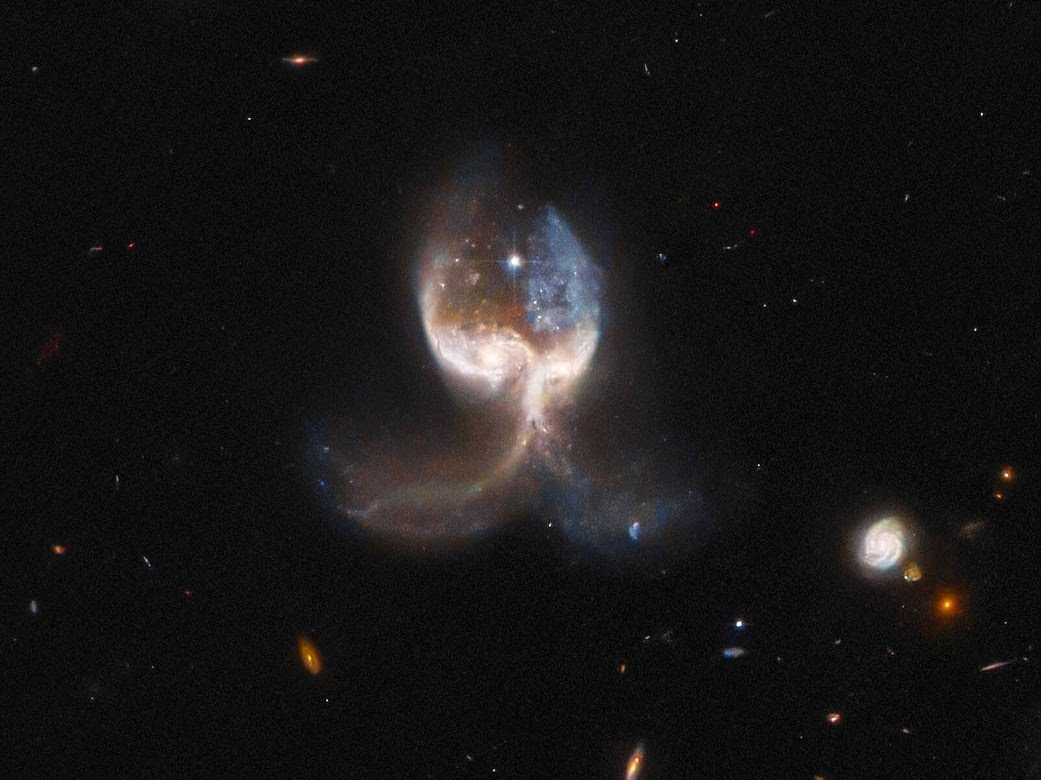 Teleskop Hubble Berhasil Menangkap Fenomena Indah di Ruang Angkasa, Sayap Malaikat
