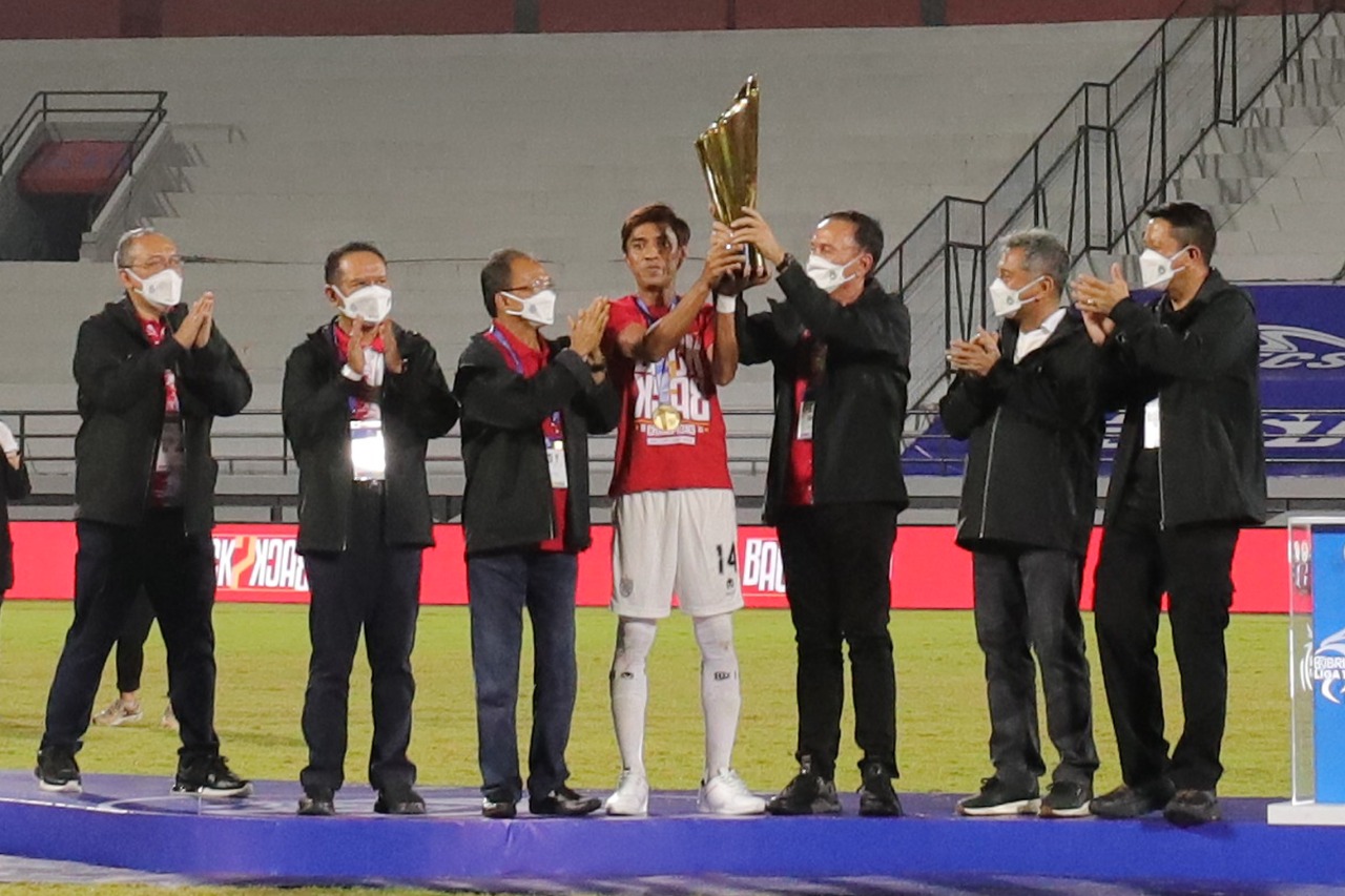 BRI Liga 1 terselenggara dengan sukses dan mengundang antusiasme masyarakat Indonesia di tengah situasi yang menantang.