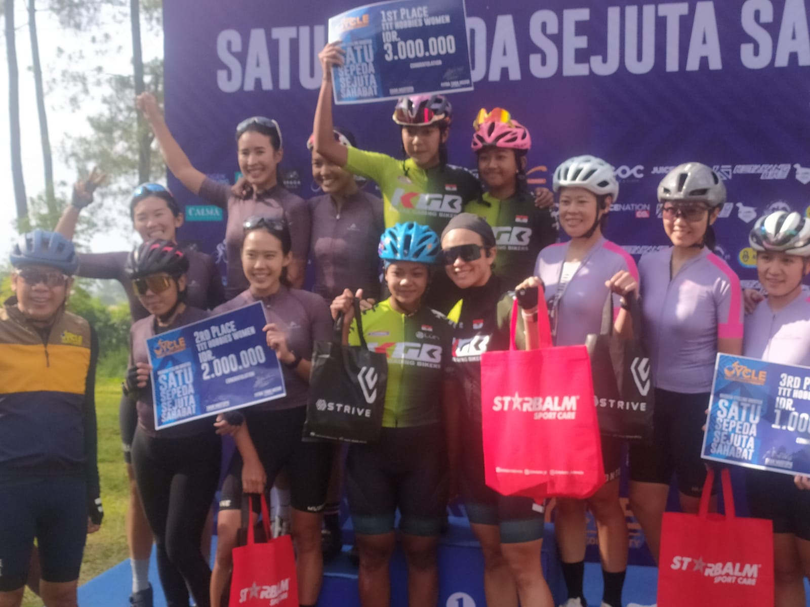 DPW Partai NasDem Jawa Barat membuat gebrakan dengan menggelar ‘NasDem Cycling Booster’ satu sepeda sejuta sahabat, Rabu, (303).