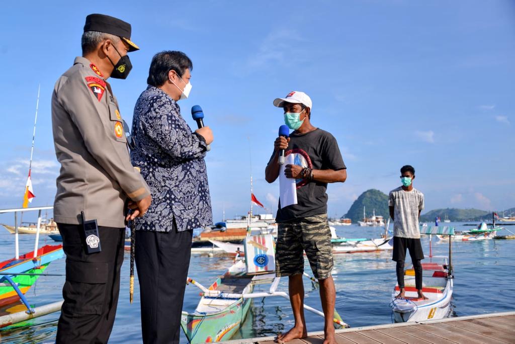Di Hari Nelayan Nasional, Airlangga Hartarto mendoakan kepada seluruh nelayan di Indonesia dapat meningkatkan kesejahteraannya.