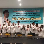 Dukungan terhadap Ridwan Kamil untuk maju pada ajang Pilpres 2024 kembali mengemuka. Kali ini datang dari tokoh masyarakat Kabupaten Garut.
