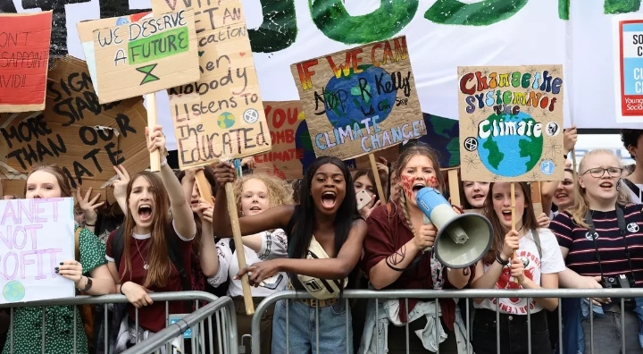 84% Remaja di Amerika Serikat Mendukung Aksi Perubahan Iklim untuk Menyelamatkan Generasi Mendatang