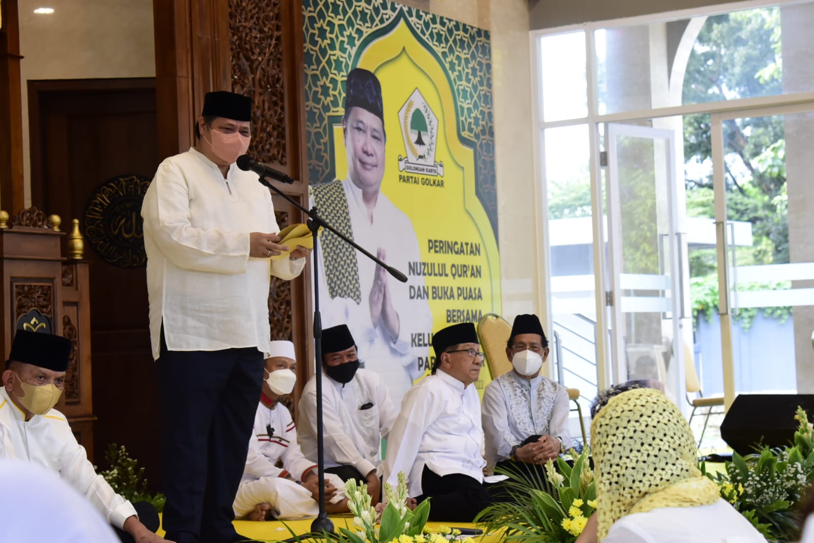 Ketua Partai Golkar Airlangga Hartarto mengingatkan kepada seluruh umat islam di Indonesia agar jangan terpecah belah.