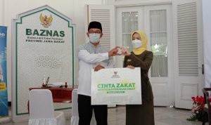 Bayar Zakat melalui Baznas Jabar, Ridwan Kamil Sampaikan Pesan untuk Tuntaskan Kemiskinan