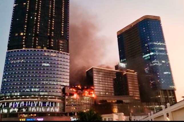 Kebakaran terjadi di Tunjungan Plaza Surabaya, Rabu (13/4).