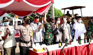 Jelang Idul Fitri, Polresta Bandung Musnahkan 9.750 Botol Miras