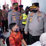 Wakapolri Komjen Pol. Gatot Eddy Pramono melakukan kunjungan ke Pos Terpadu Cileunyi, Kabupaten Bandung, Jawa Barat, Senin (25/4).