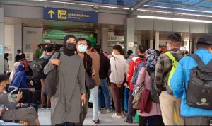 Stasiun Kiaracondong Bandung Mulai Padat, Mayoritas Penumpang Sudah Dapat Tiket dari Jauh Hari