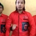 Video pengakuan warga Kampung Tanah Merah terkait pembagian kaos bertuliskan AniesPresiden Indonesia di Twitter. (tangkapan layar)