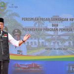 Gubernur Jawa Barat Ridwan Kamil meluncurkan program pemesanan minyak goreng bersubsidi melalui Aplikasi Sapawarga. (foto: Rizal FS/Biro Adpim Jabar)
