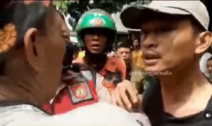 Video pengeroyokan terhadap Polisi yang sempat viral di media sosial ((Tangkapan layar)