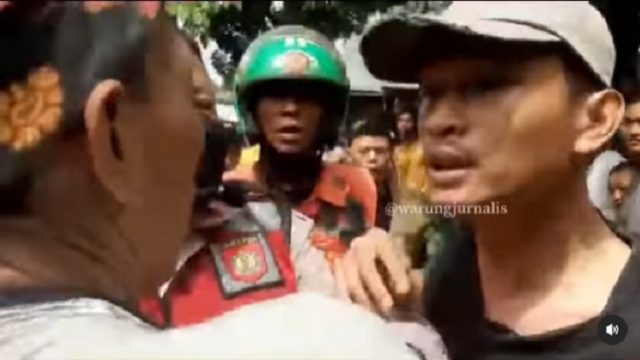 Video pengeroyokan terhadap Polisi yang sempat viral di media sosial ((Tangkapan layar)