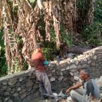 Ilustrasi Kekeringan: Warga Desa Cicalengka Wetan, Kecamatan Cicalengka, Kabupaten Bandung saat tengah gotongroyong memperbaiki saluran irigasi. (Yanuar/Jabar Ekspres)