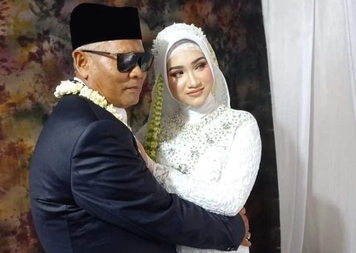 Kakek 65 Tahun di Cirebon Nikahi Gadis 19 Tahun, Segini Maharnya