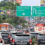 Hari ketiga Lebaran, Rabu (4/5) pagi ribuan kendaraan memasuki Jalur Puncak, Kabupaten Bogor. (Nelvi/Radar Bogor)