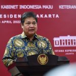 Menteri Koordinator Bidang Perekonomian Airlamngga Hartarto ketika memberikan laporan mengenai kinerja pertumbuhan ekonomi kuartal I