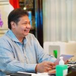 Menteri Koordinator Bidang Perekonomian Airlangga Hartarto ketika menhadiri acara rapat kerja secara virtual.