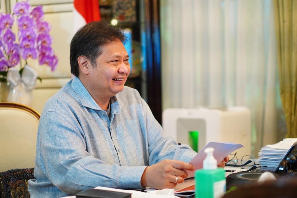 Menteri Koordinator Bidang Perekonomian Airlangga Hartarto ketika menhadiri acara rapat kerja secara virtual.