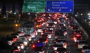 Ilustrasi arus lalu lintas di Tol Jakarta-Cikampek. (Dery Ridwansah/ JawaPos.com)